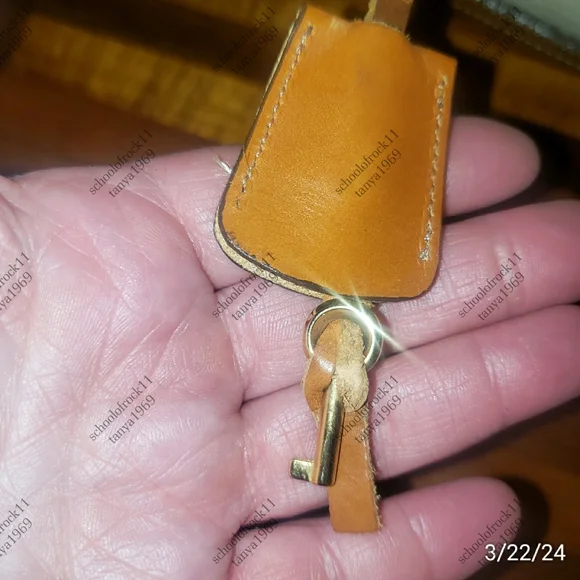 Vintage Dooney and Bourke R03 doctor's bag - Picture 10 of 12